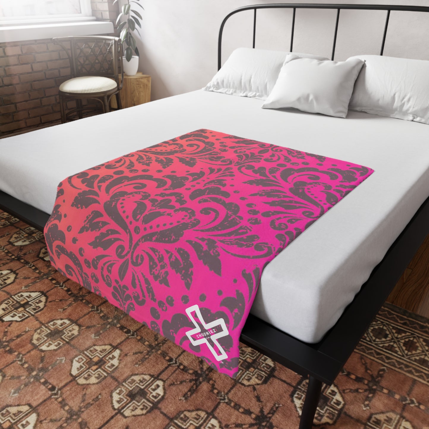 Ombre Damask Plush Fleece Blanket - Pink